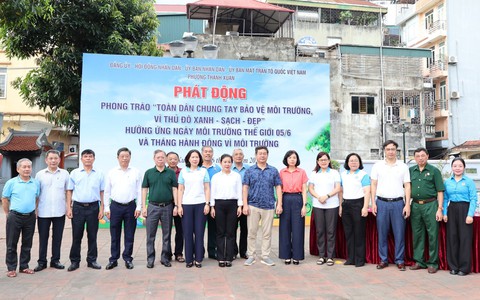 Phường Thanh Xuân phát động phong trào thi đua
“toàn dân chung tay bảo vệ môi trường, vì Thủ đô xanh - sạch - đẹp”