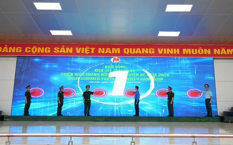 5 HỘ GIA ĐÌNH CÓ HOÀN CẢNH KHÓ KHĂN CỦA PHƯỜNG SƠN TÂY ĐƯỢC NHẬN QUÀ TẠI LỄ PHÁT ĐỘNG CHIẾN DỊCH THANH NIÊN TÌNH NGUYỆN HÈ NĂM 2026