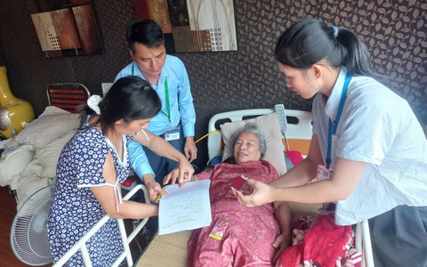 Phường Chương Mỹ: Thực hiện hỗ trợ chứng thực ủy quyền nhận lương hưu, trợ cấp tại nhà cho người cao tuổi, người yếu thế