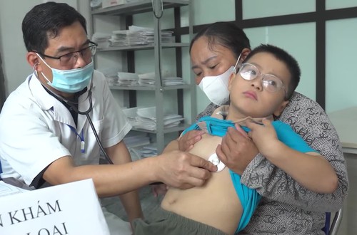Hà Nội tăng cường tiêm chủng bù cho trẻ mầm non và tiểu học