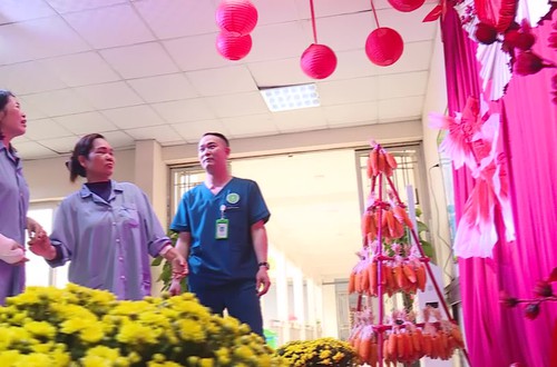 Để người bệnh và người nhà bệnh nhân có một cái Tết vơi đi nỗi lo bệnh tật