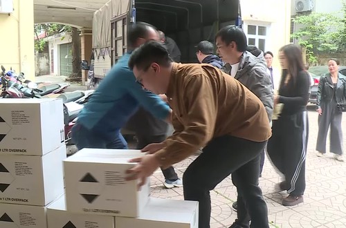 CDC Hà  Nội tiếp nhận  hóa chất diệt côn trùng do  WHO hỗ trợ