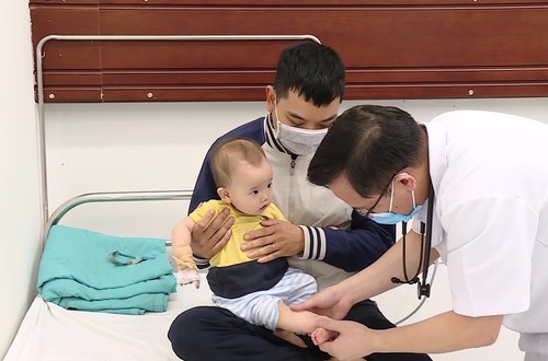 Duy trì tỷ lệ tiêm chủng đạt kết quả cao để  tăng cường bảo vệ, chăm sóc và nâng cao sức khỏe nhân dân