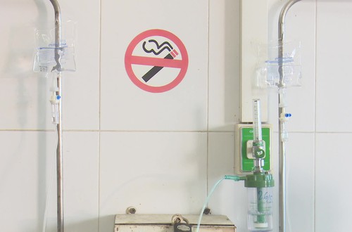 Khói thuốc âm thầm tàn phá sức khỏe cộng đồng