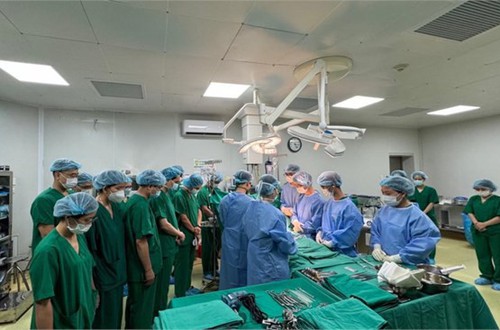 Bệnh viện Xanh Pôn lấy và ghép tạng từ người cho chết não