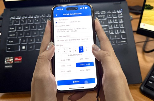 Triển khai đặt lịch dịch vụ công trực tuyến qua iHanoi từ 01/10: Công dân từ 75 tuổi có 
