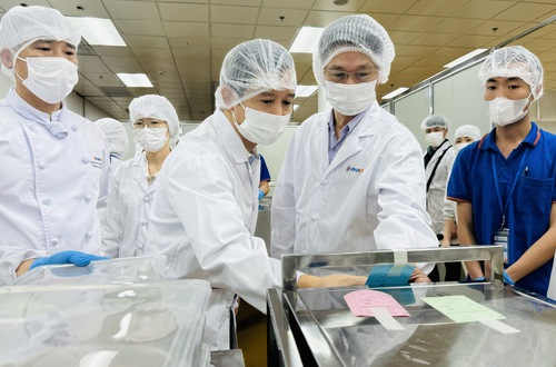 Kiểm tra đột xuất công tác thí điểm tổ chức bữa ăn bán trú cho học sinh trên địa bàn thành phố Hà Nội
