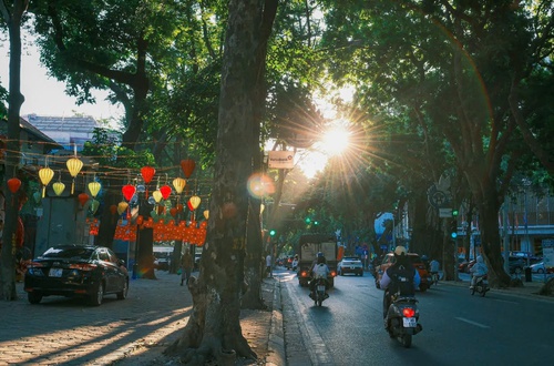 Hà Nội ngày 28/10 không mưa, trưa chiều trời nắng; sáng sớm và đêm trời lạnh