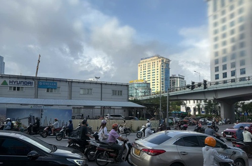 Hôm nay ngày 24/7, Hà Nội nhiều mây, có mưa vừa, mưa to đến rất to và dông