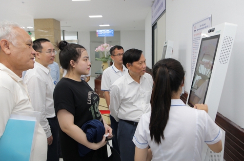 Bệnh viện Đa khoa Sơn Tây đổi mới toàn diện, nâng cao chất lượng khám chữa bệnh phục vụ người dân