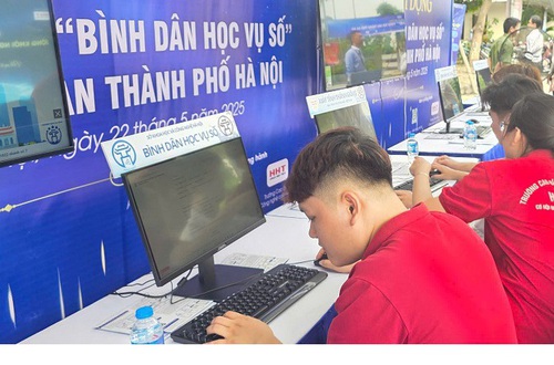 Hà Nội triển khai Chiến dịch “45 ngày đêm” hỗ trợ chuyển đổi số tại 126 xã, phường