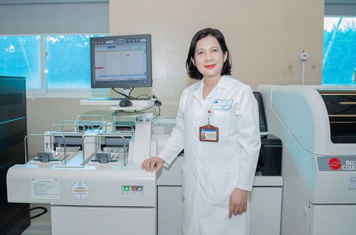 Người thắp sáng niềm tin từ những con số vô hình