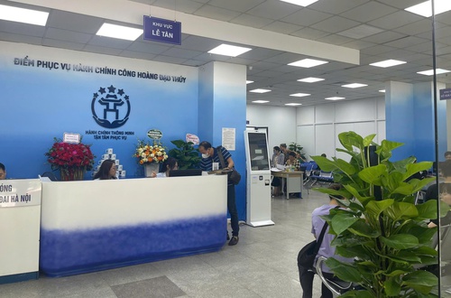 Ngày đầu vận hành Điểm Phục vụ hành chính công Hoàng Đạo Thúy