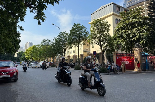 Hà Nội ngày 30/8: Sáng trời nắng; từ chiều có mưa vừa, mưa to và dông, cục bộ có nơi mưa rất to