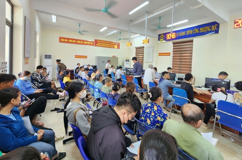 Tổ khảo sát số 11 hướng dẫn, hỗ trợ tổ chức thực hiện TTHC tại 13 Điểm Phục vụ hành chính công xã, phường