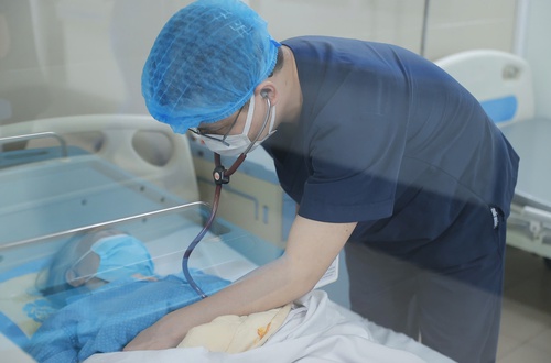 Y tế Hà Nội với phong trào thi đua “Sáng kiến, sáng tạo Thủ đô”: Hơn 3.300 sáng kiến, đề tài khoa học cấp cơ sở được công nhận trong 5 năm