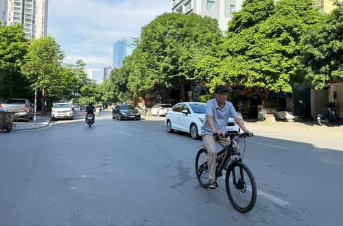 Hà Nội ngày 24/9: ngày nắng, đêm mưa vừa, mưa to và dông