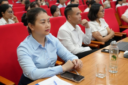Bồi dưỡng văn hóa ứng xử và kỹ năng số hóa: Hà Nội nâng chất lượng phục vụ hành chính công