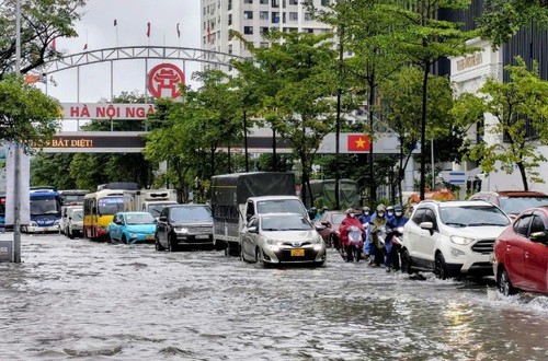 Hà Nội yêu cầu các sở, ngành và địa phương chủ động ứng phó mưa lũ, sạt lở đất, lũ quét