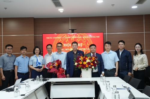 Trung tâm Phục vụ hành chính công Hà Nội công bố quyết định về công tác cán bộ