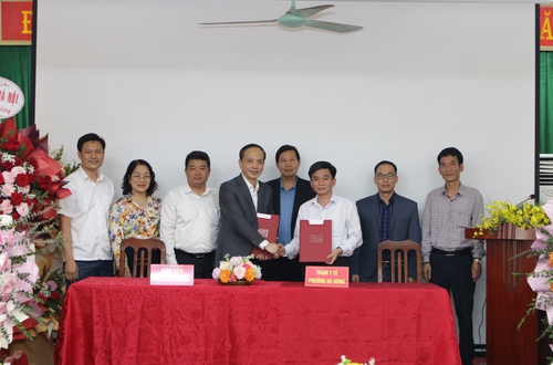 Bệnh viện Y học cổ truyền Hà Đông ký kết hỗ trợ chuyên môn cho Trạm Y tế phường Hà Đông trong khám chữa bệnh