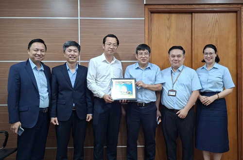 Trung tâm Phục vụ hành chính công Hà Nội trao đổi kinh nghiệm với Đoàn thành phố Đà Nẵng về triển khai hệ thống trạm số hóa