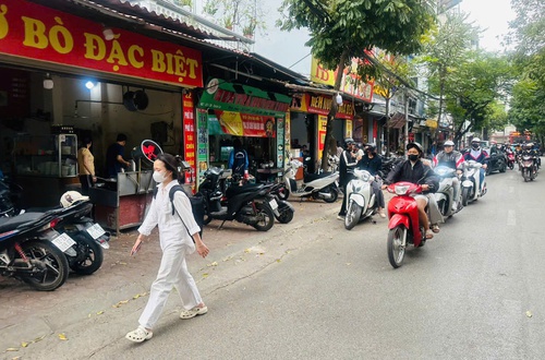 Ngày 21/3, Hà Nội: nhiều mây, có mưa vài nơi, sáng và đêm có sương mù và sương mù nhẹ rải rác.