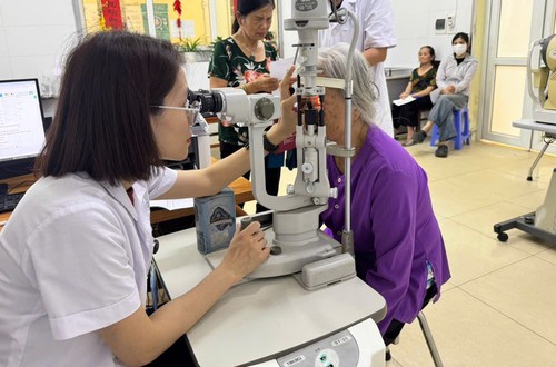 Cảnh báo không nên chủ quan với u nhú biểu mô vảy vùng mắt