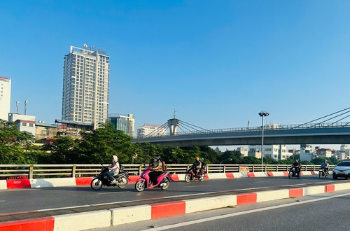 Ngày 30/3/2026: Hà Nội giảm mây, trời nắng, chiều oi bức.