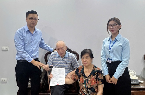 Chủ động phục vụ người dân tại nhà trong giải quyết thủ tục hành chính