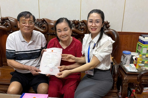 Chuyến công tác sau giờ hành chính và món quà hạnh phúc tuổi xế chiều