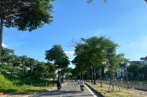 Thời tiết hôm nay 13/4/2026: Hà Nội ngày nắng nóng, đêm không mưa