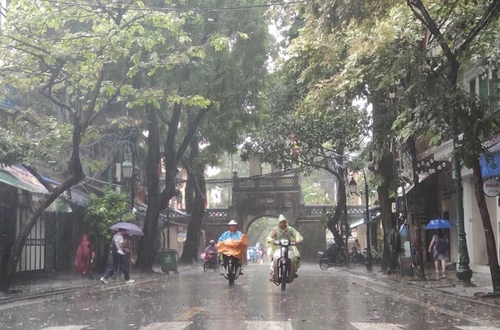 Ngày 02/4/2026, Hà Nội sáng nhiều mây, có mưa nhỏ, mưa phùn và sương mù trộn lẫn, trưa chiều giảm mây trời nắng