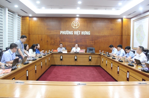 Trung tâm Phục vụ hành chính công Thành phố làm việc với phường Việt Hưng về nâng cao hiệu quả cải cách hành chính