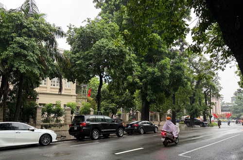 Ngày 24/4/2026, Hà Nội nhiều mây, ngày có lúc có mưa, đêm tạnh ráo; trời mát