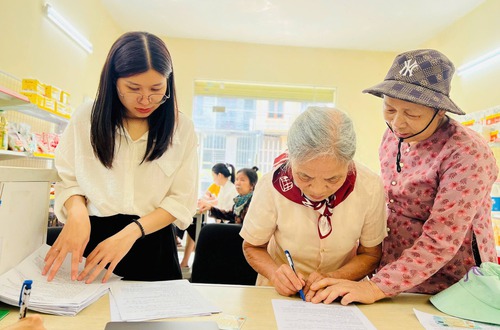 Chi nhánh số 09: Tăng cường phục vụ, đưa dịch vụ công đến gần hơn với người dân