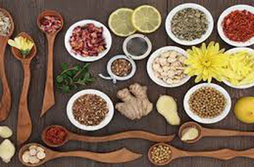 Tăng cường quản lý trong kinh doanh, quảng cáo, sử dụng dược liệu, thuốc cổ truyền