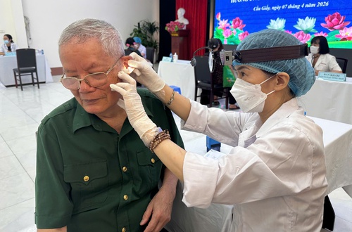 Cầu Giấy: Khám, tư vấn sức khỏe miễn phí cho người cao tuổi trên địa bàn phường