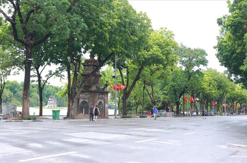 Ngày 09/4/2026, Hà Nội: ngày trời nắng và oi nóng, đêm không mưa