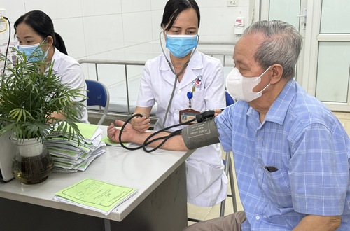 Mỗi người dân cần chủ động khám sức khỏe định kỳ để phát hiện sớm bệnh không lây nhiễm