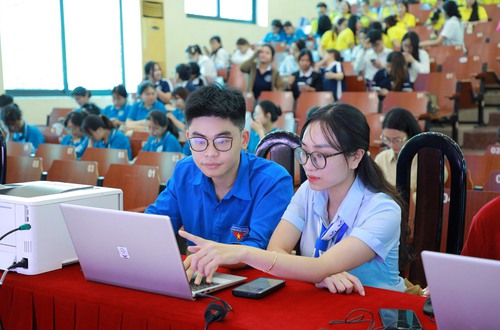 Đoàn Thanh niên Trung tâm tích cực tham gia Hội nghị tập huấn sinh viên Trường Đại học Thủ đô Hà Nội thực hiện dịch vụ công trực tuyến