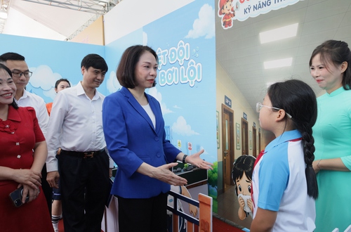 Trẻ em hạnh phúc, an toàn, vững bước trong kỷ nguyên số
