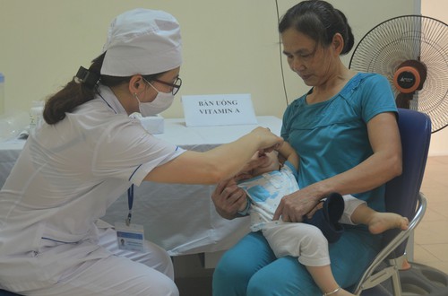Hãy cho trẻ trong độ tuổi đi uống Vitamin A liều cao và thực hiện chăm sóc dinh dưỡng đúng cách để góp phần nâng cao tầm vóc, trí tuệ và sức khỏe cho trẻ