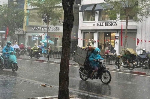 Thời tiết ngày 29/5/2026, Hà Nội: nhiều mây, ngày nắng, chiều tối và đêm có mưa rào và dông, cục bộ có nơi mưa to.