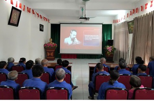 Giáo dục lịch sử truyền thống, khơi dậy lòng yêu nước qua phim tài liệu nhân dịp kỷ niệm 72 năm Chiến thắng Điện Biên Phủ