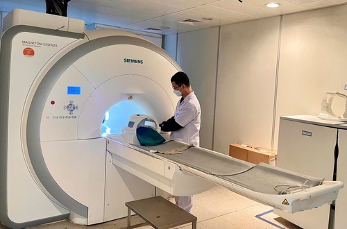 21 đơn vị được trang bị máy chụp cắt lớp vi tính và máy chụp cộng hưởng từ: Người dân tiếp cận thuận lợi hơn với y tế kỹ thuật cao