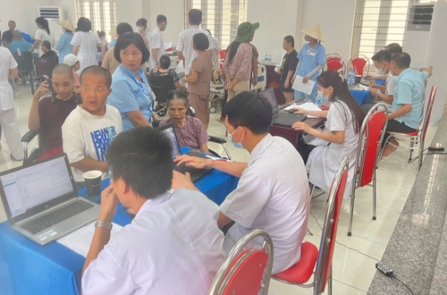 Trung tâm Chăm sóc người khuyết tật Hà Nội thực hiện hiệu quả công tác chăm sóc sức khỏe người khuyết tật, góp phần bảo đảm an sinh xã hội