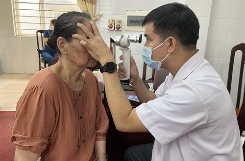 Chăm sóc sức khỏe người cao tuổi ngay từ cơ sở