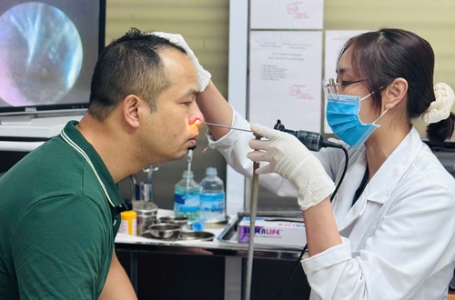 Coi chừng nhập viện vì thói quen sử dụng đá lạnh để giải nhiệt mùa hè