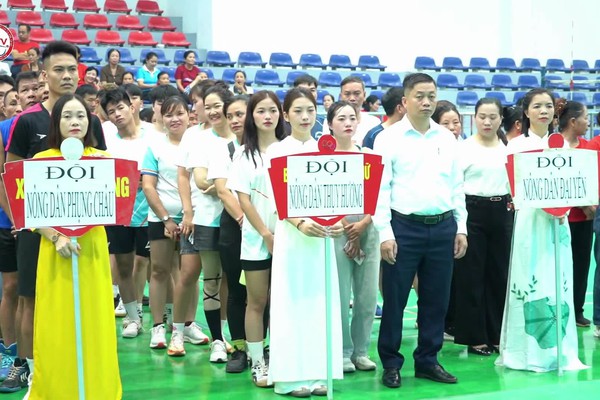 Sôi nổi Hội thao chào mừng 95 năm Ngày thành lập Hội Nông dân Việt Nam 14/10 và Ngày Phụ nữ Việt Nam 20/10